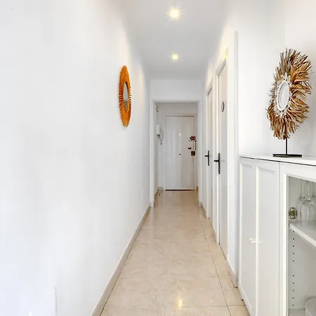 Frontline Centre - Immo Barneda Apartamento *